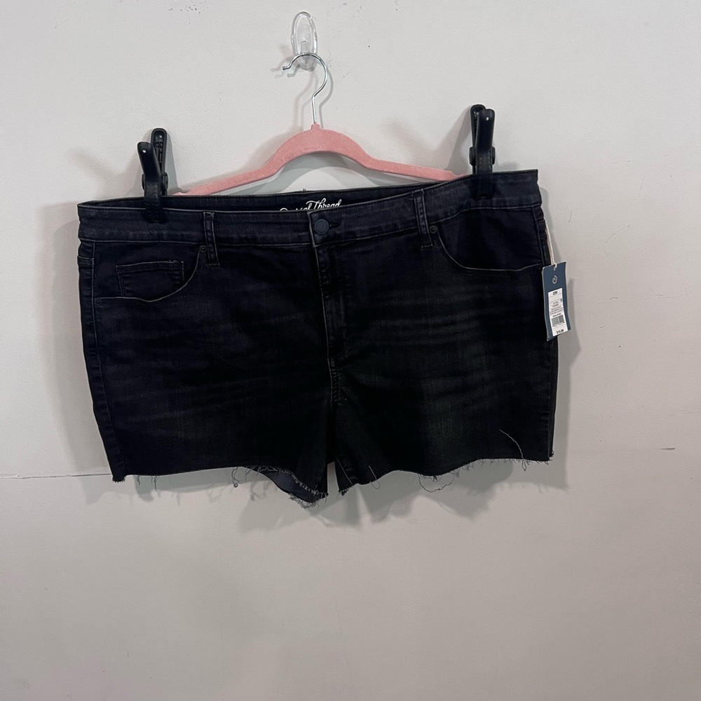 Universal Thread Shorts